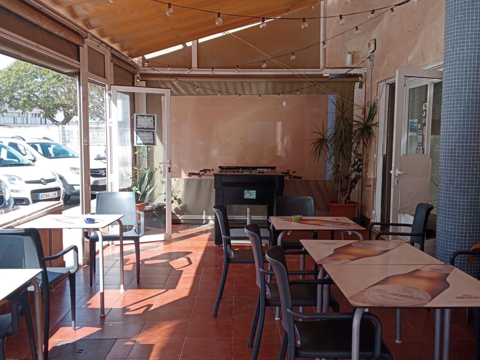 Local en traspaso en Santa Pola con Amueblado
