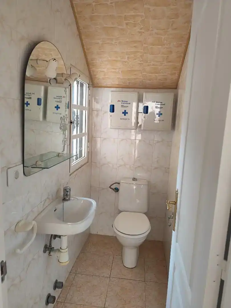 Badezimmer von Maisonette zum Verkauf in Telde mit Abstellraum, Ofen und Balkon