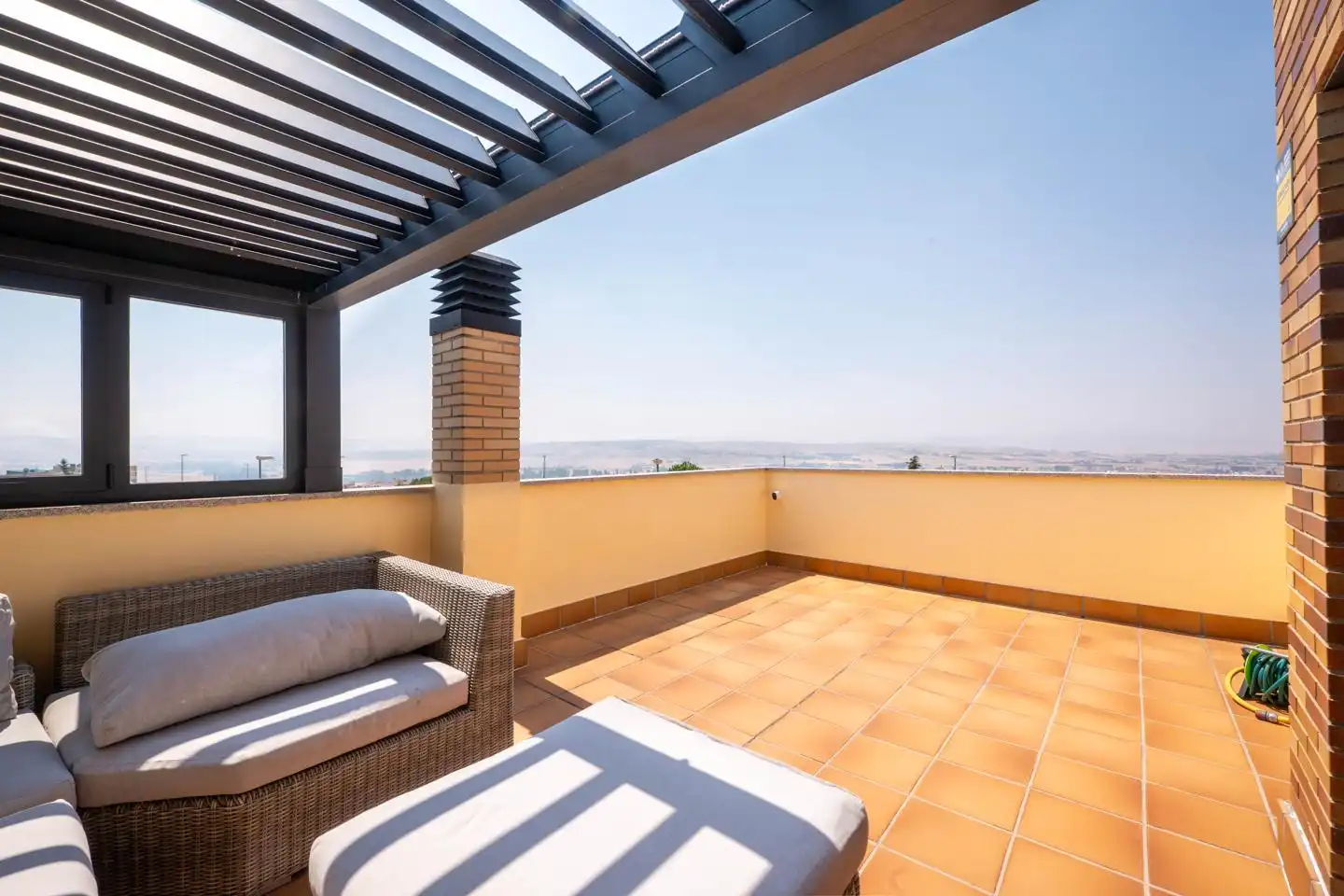 Terraza de Casa adosada en venta en Ávila con Calefacción, Jardín privado y Terraza