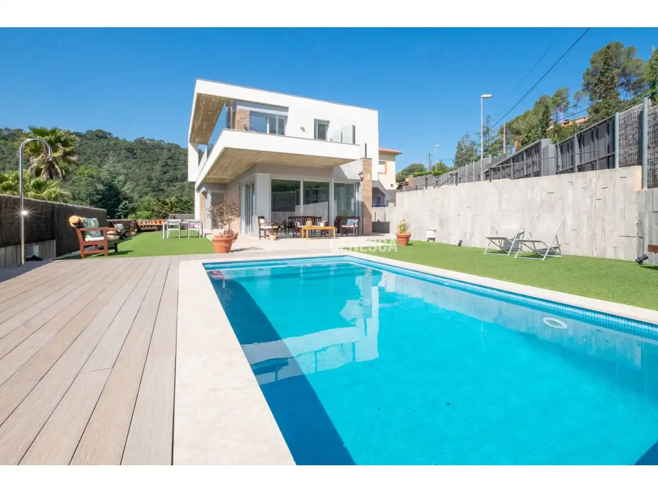 Vista exterior de Casa o xalet en venda en Matadepera amb Aire condicionat, Calefacció i Jardí privat