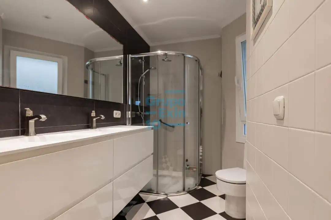 Baño de Piso en venta en Donostia - San Sebastián  con Calefacción