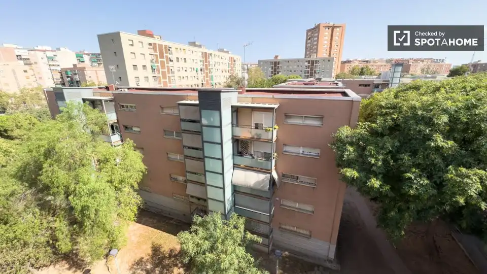 Vista exterior de Piso para compartir en Sant Adrià de Besòs con Aire acondicionado, Calefacción y Amueblado