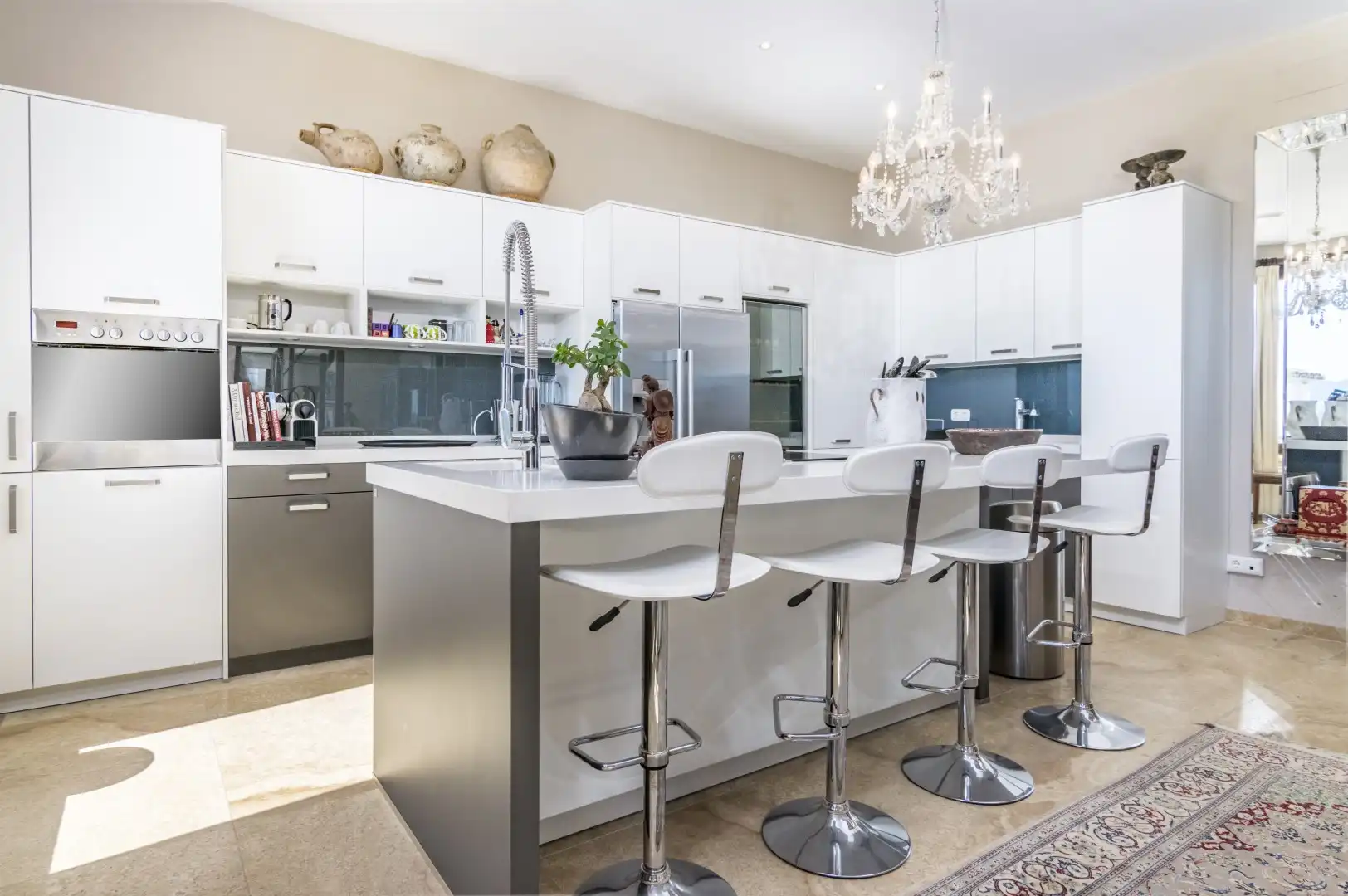 Kitchen of Detached homes for sale in Benahavís  with Terrace, Swimming Pool and Community pool
