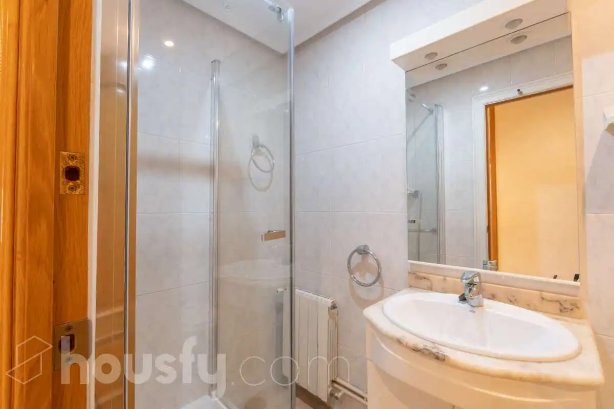 Baño de Planta baja en venta en Vilanova i la Geltrú con Aire acondicionado, Calefacción y Terraza