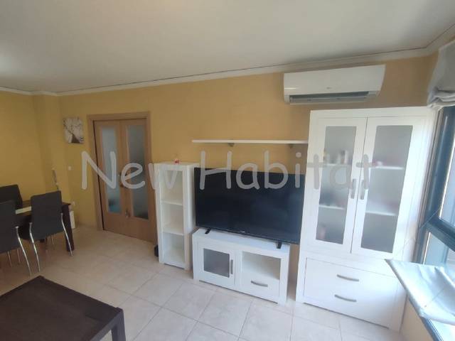 Piso en Venta en Avenida Enrique Gimeno en Ciutat del Transport - La Salera