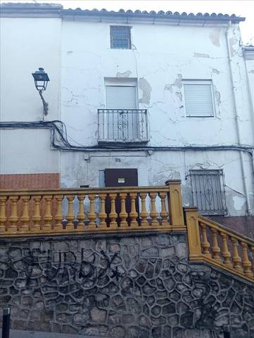 Casa adosada en Venta en CL REAL  en Martos