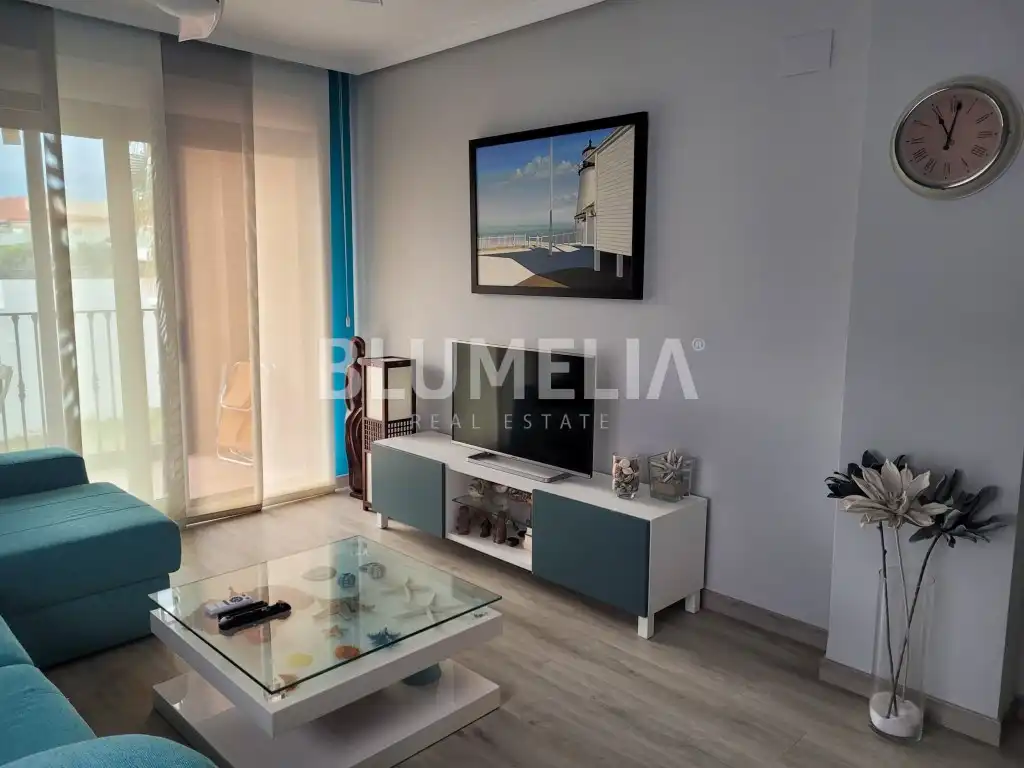 Sala de estar de Apartamento de alquiler en Dénia con Aire acondicionado, Calefacción y Jardín privado