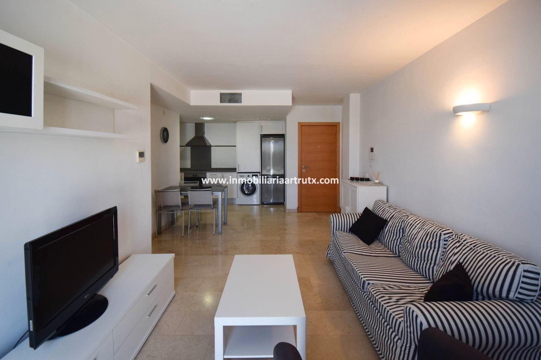 Living room of Flat for sale in Ciutadella de Menorca  with Air Conditioner, Furnished and Community pool