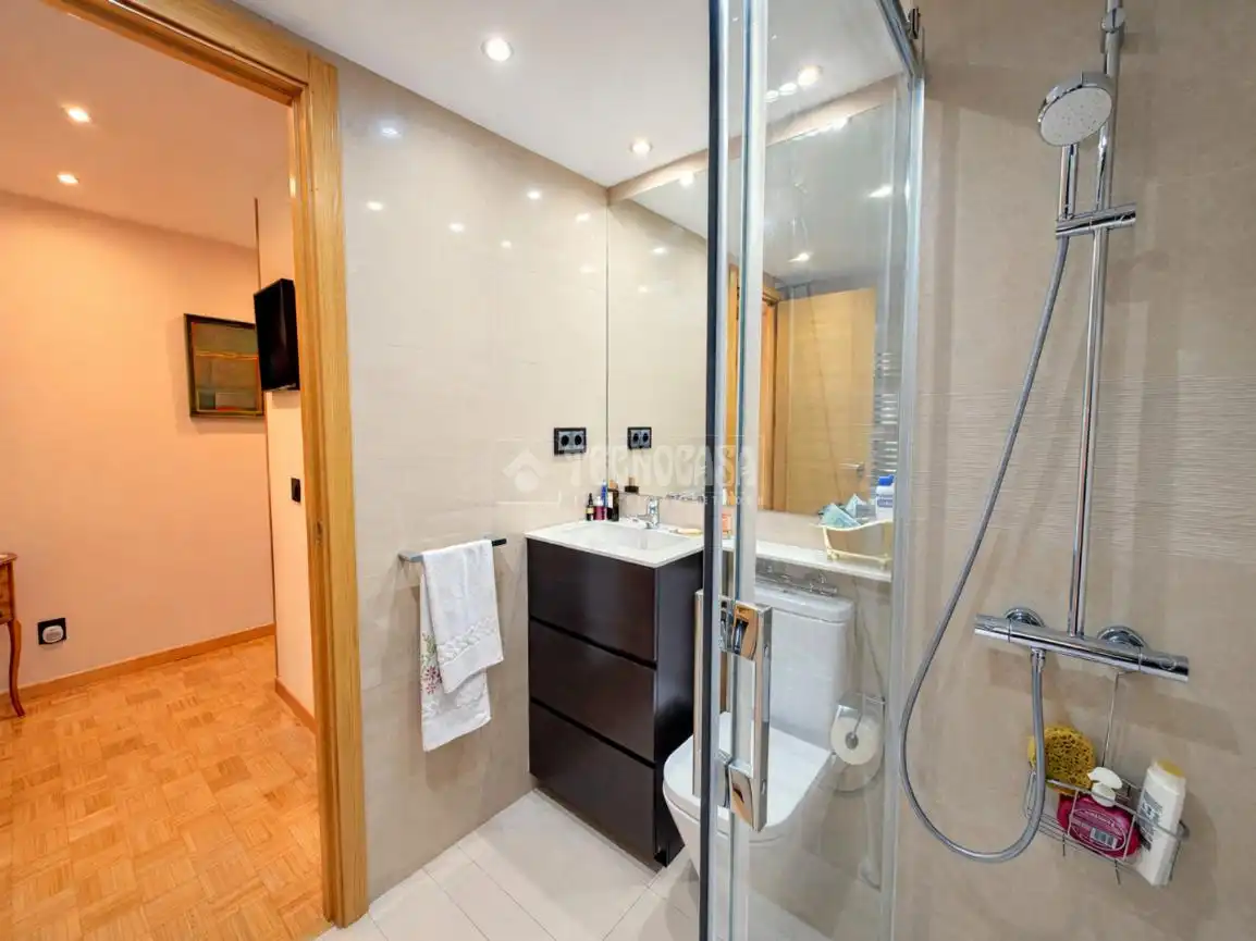 Baño de Piso en venta en Madrid con Aire acondicionado, Calefacción y Parquet