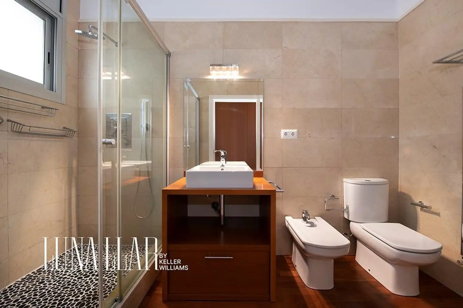 Bathroom of Houses for sale in Castelldefels  with Air Conditioner, Heating and Parquet flooring