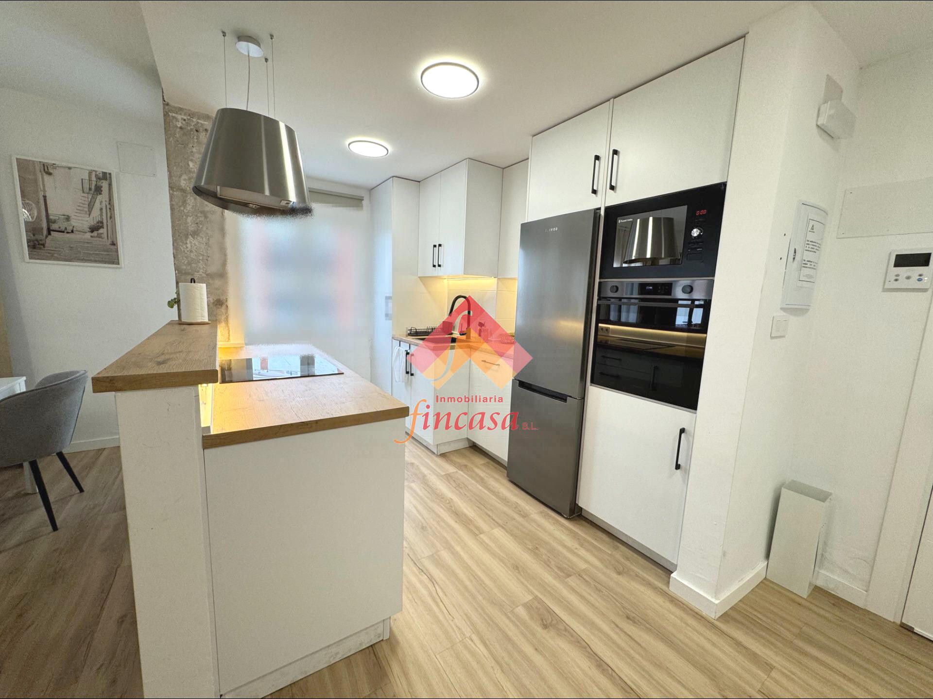 Cuina de Pis en venda en Ronda amb Terrassa i Moblat