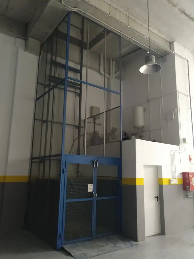 Fabrikhallen zur Miete in Carrer d'Eduard Maristany, 434, Port