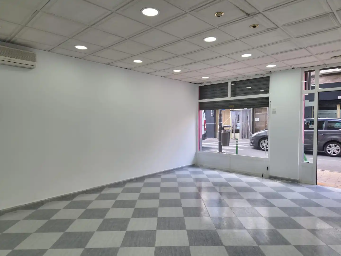 Business premises to rent in Camino de Jueves, imagen 3