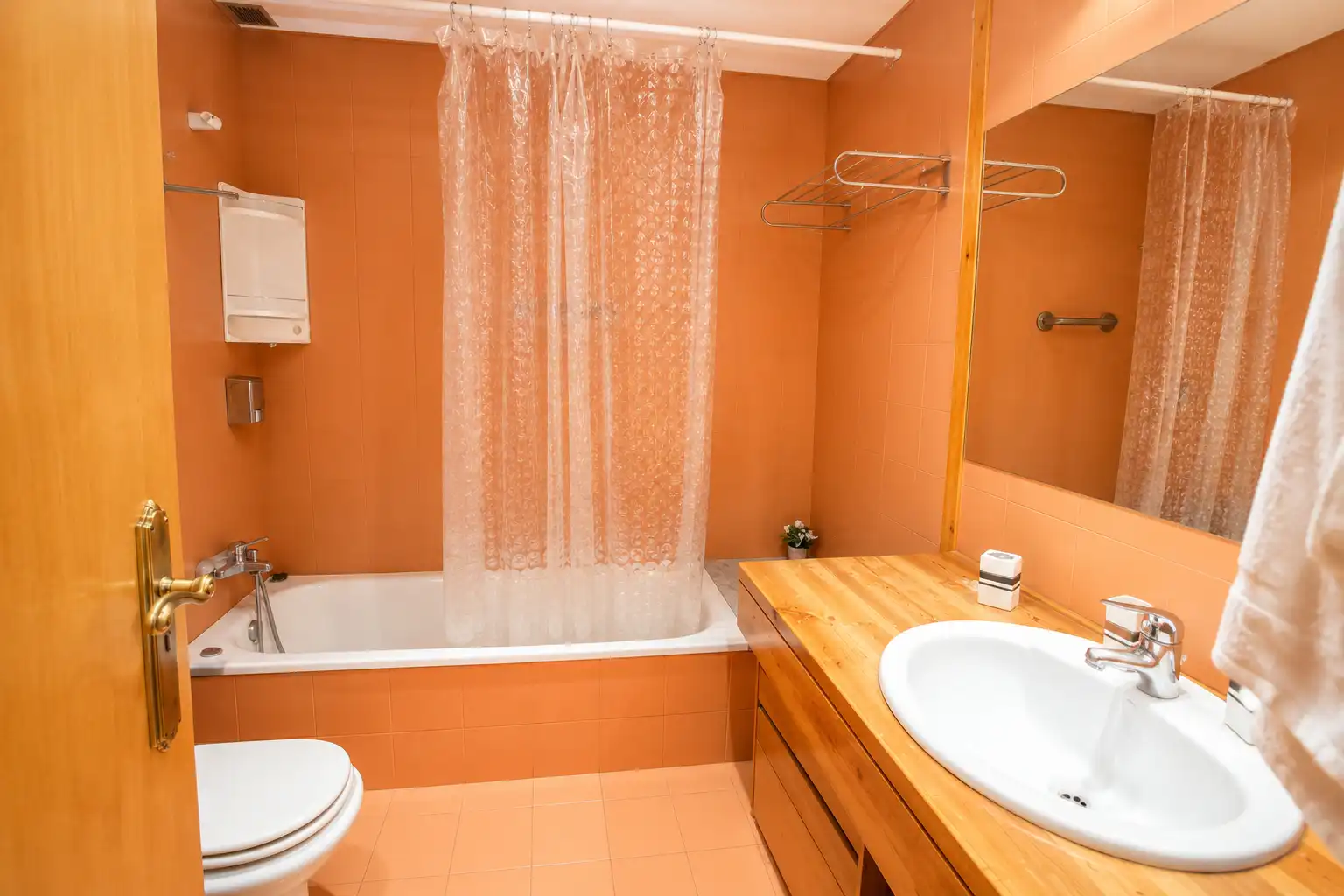 Baño de Casa adosada de alquiler en Canillo con Calefacción, Parquet y Terraza