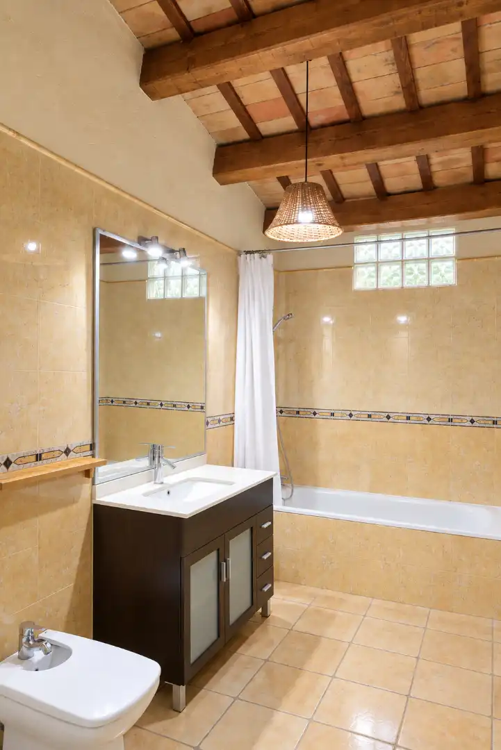 Casa rustica con piscina in vendita a Aiguaviva, imagen 12