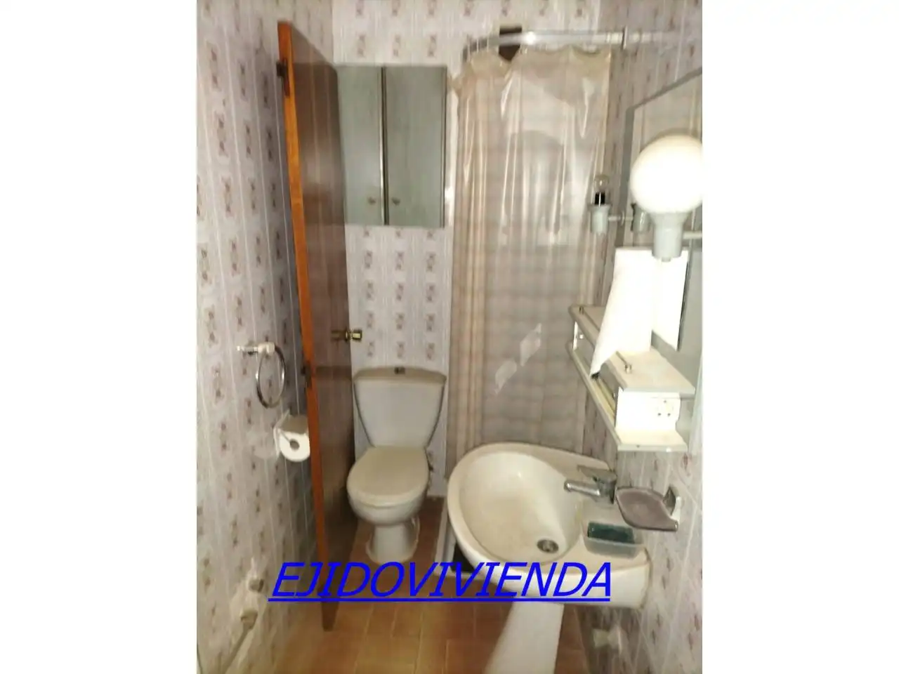 Baño de Piso en venta en Balanegra con Terraza