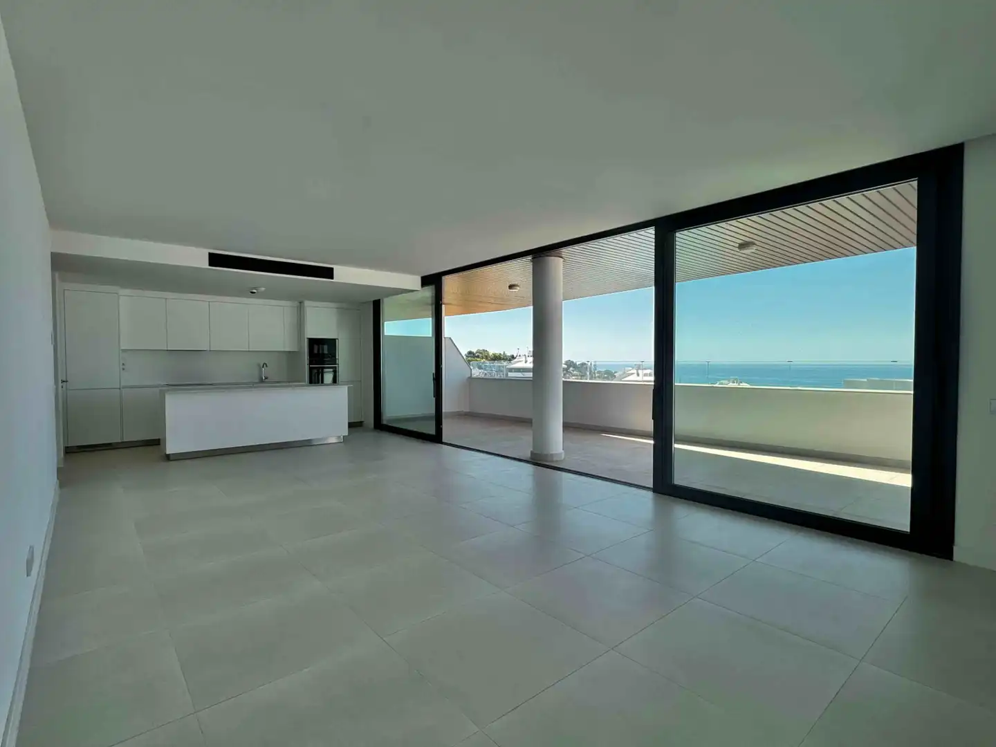 Neubau-Wohnung mit Pool zum Verkauf in Avenida 8 de Marzo 32, imagen 2