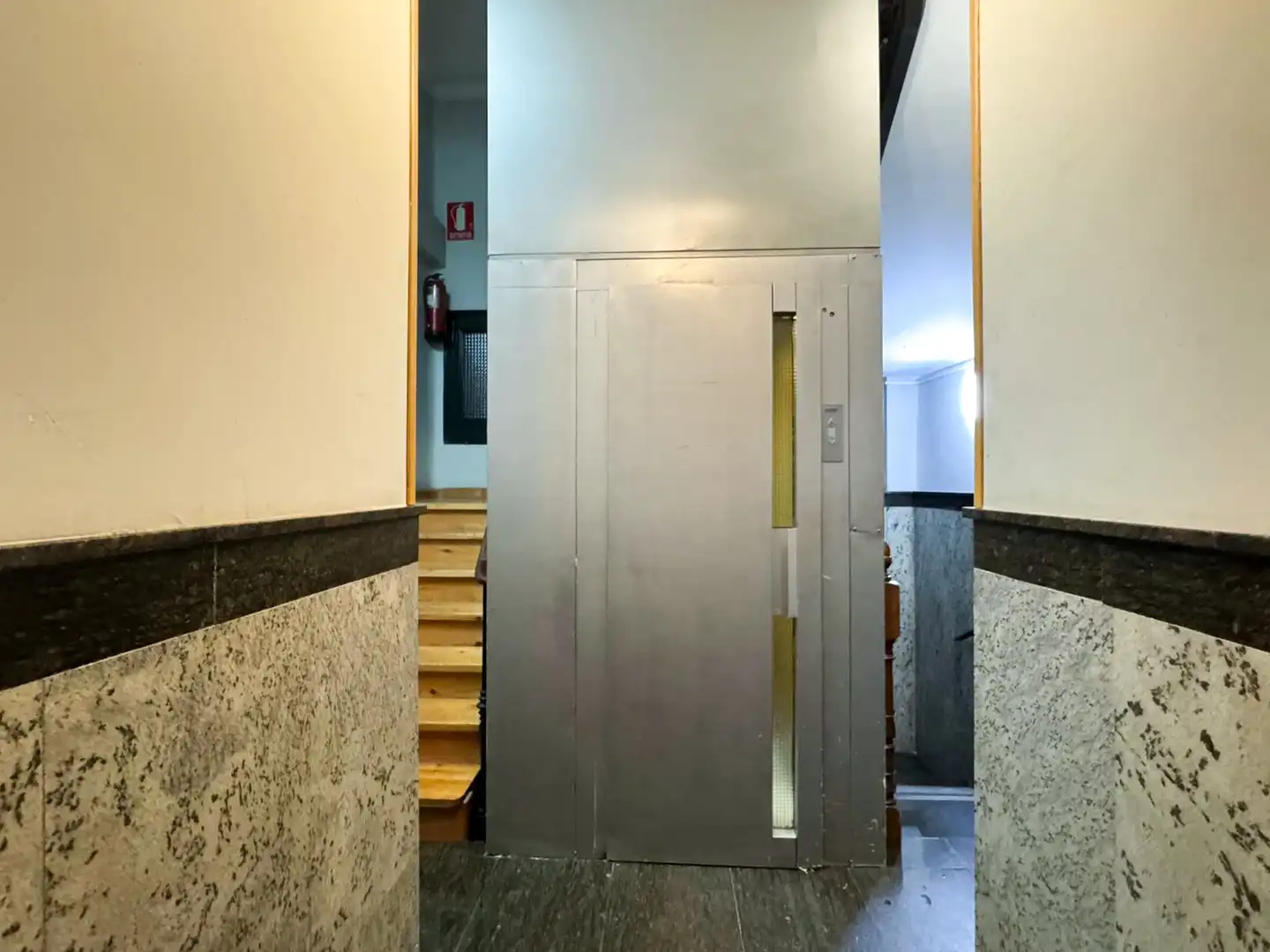 Piso en venta en Madrid con Calefacción y Amueblado