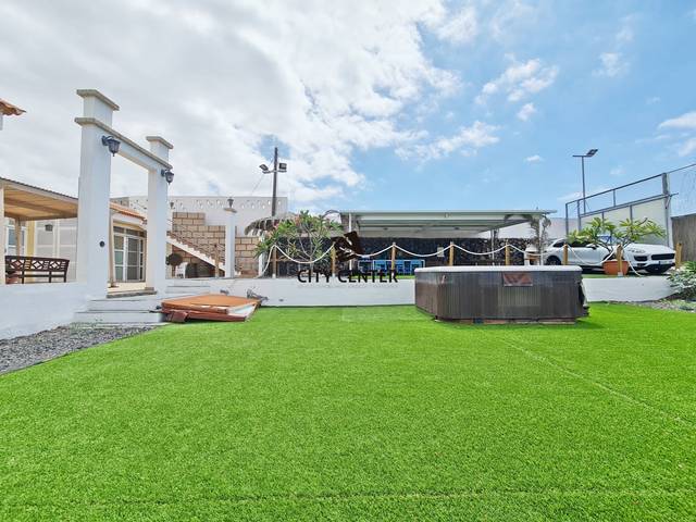 Casa-chalet en Venta en Calle Imada en Las Rosas