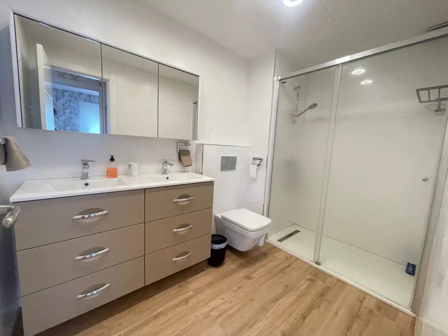 Bany de Apartament de lloguer en Marbella amb Aire condicionat, Terrassa i Moblat