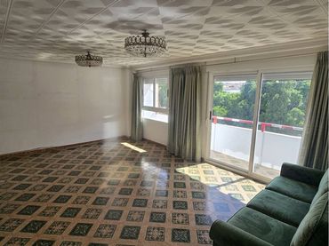 Piso con balcón en venta en Campanar