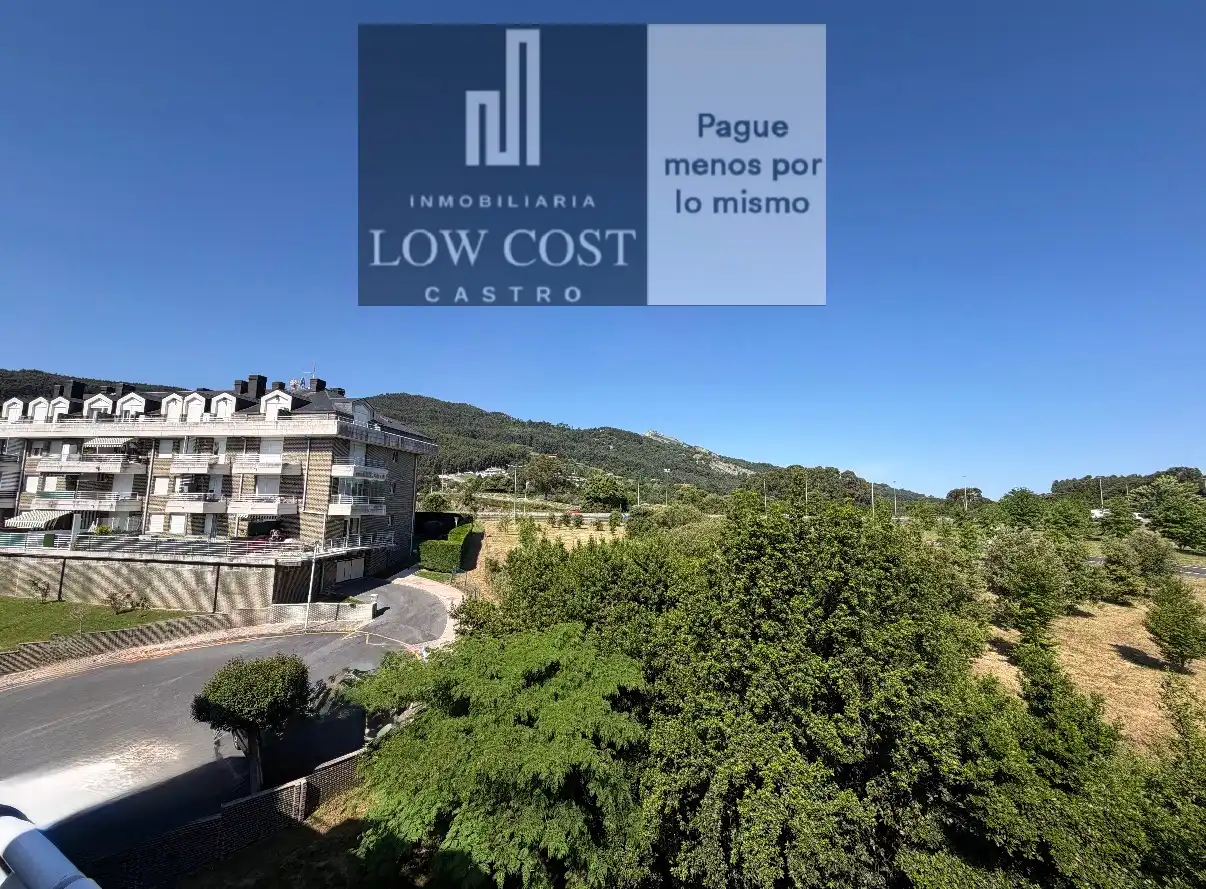 Ático en venta en Castro-Urdiales con Calefacción, Terraza y Balcón
