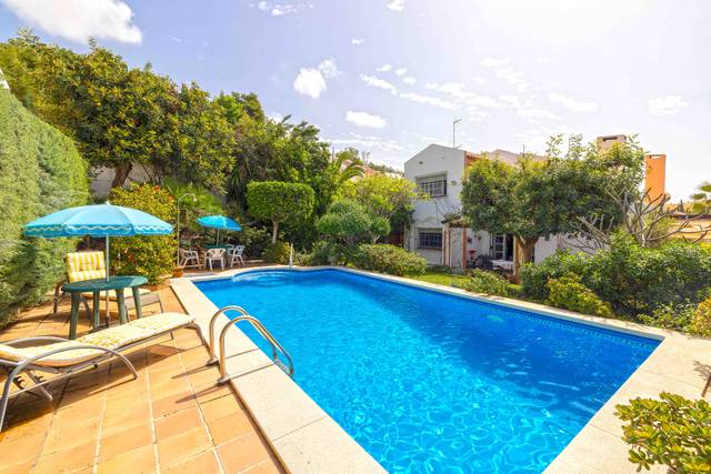 Casa adosada en Venta en Pinares de San Antón