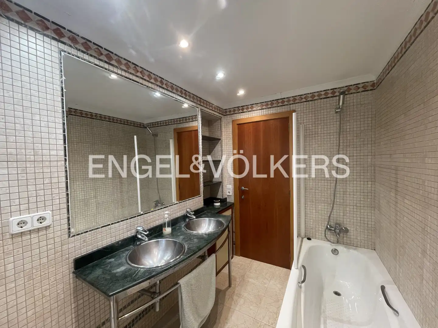 Baño de Casa o chalet de alquiler en Puçol con Aire acondicionado, Calefacción y Jardín privado