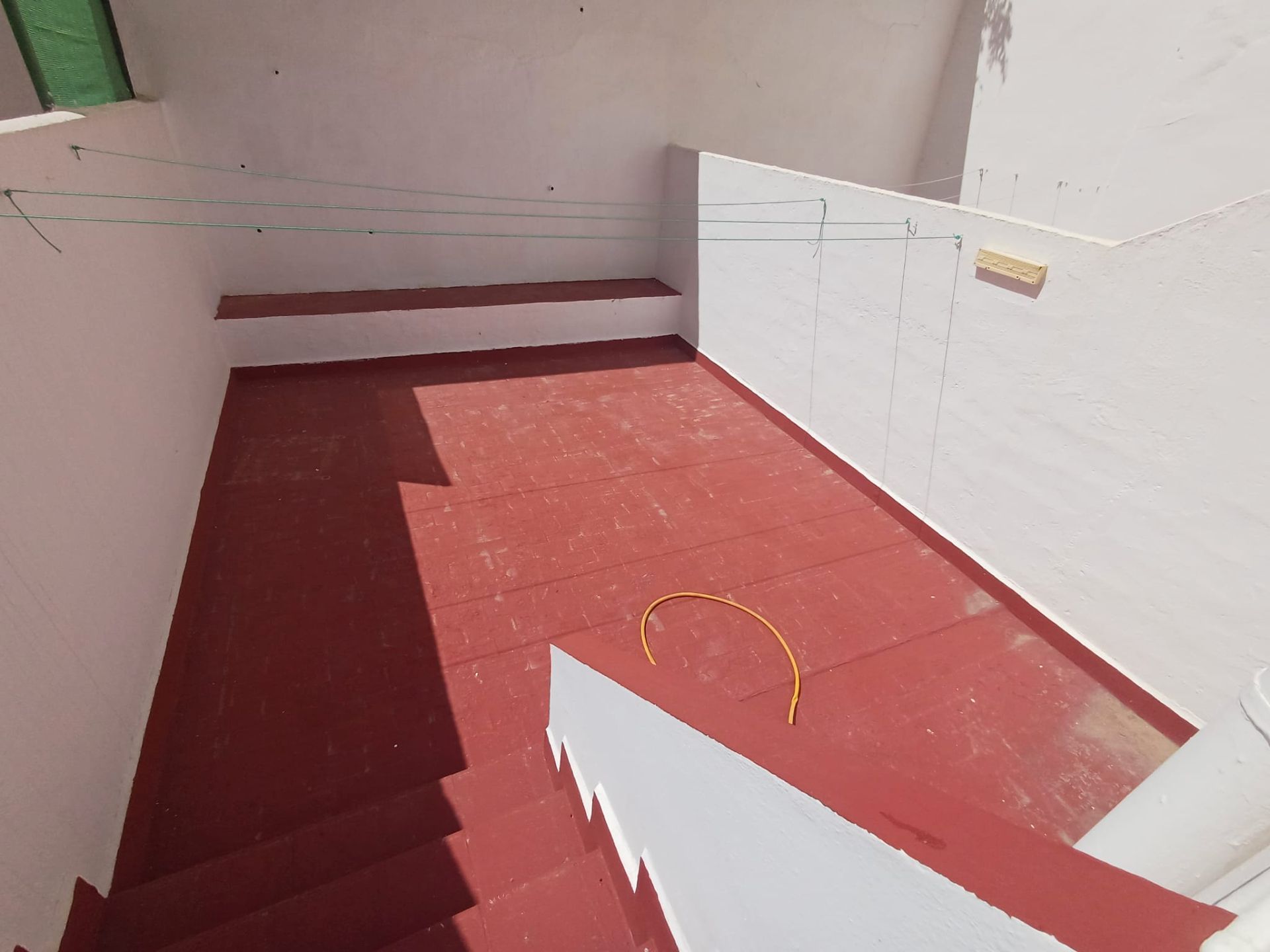 Terrassa de Pis de lloguer en  Granada Capital amb Aire condicionat, Moblat i Rentadora