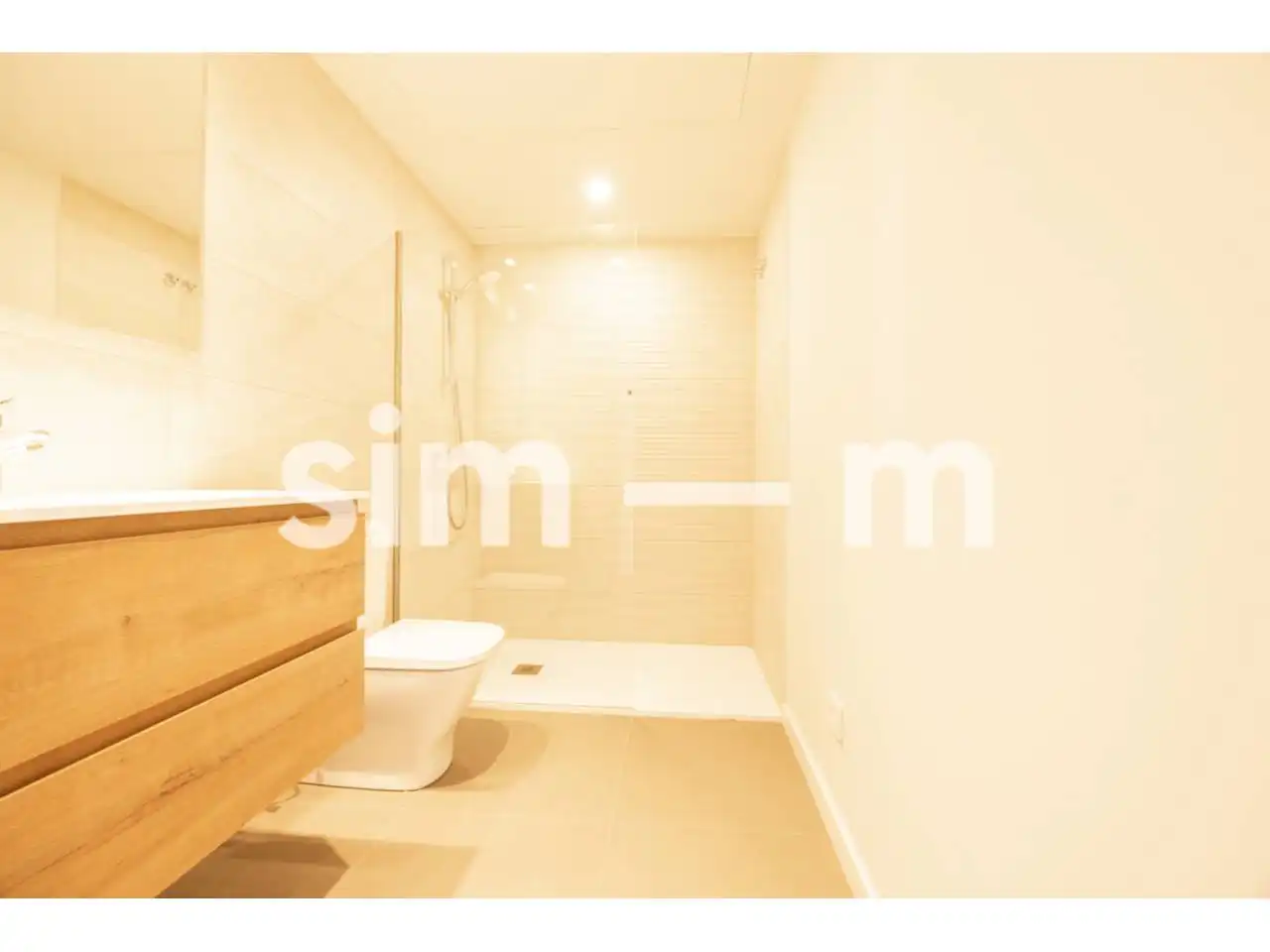 Baño de Piso en venta en Vic con Aire acondicionado, Calefacción y Balcón