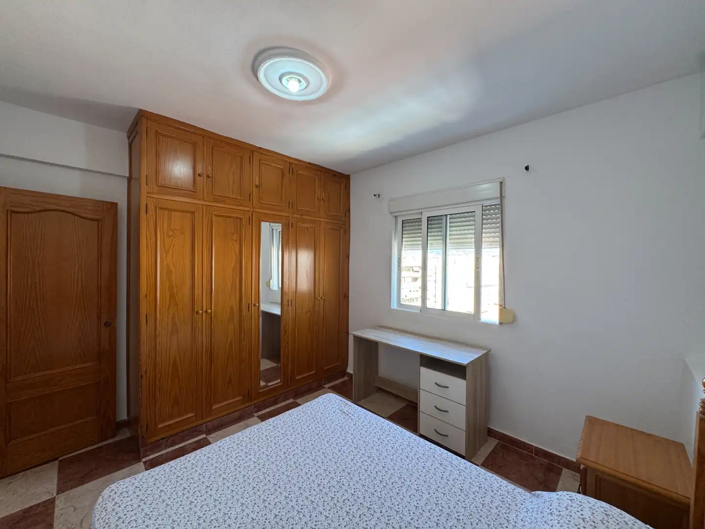 Habitación en Calle Maestro Chapí, Parque Ayala - Jardín de la Abadía - Huelín