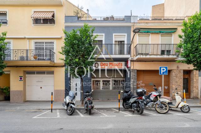 Casa adosada en Venta en  DR GIMBERNAT en Centre