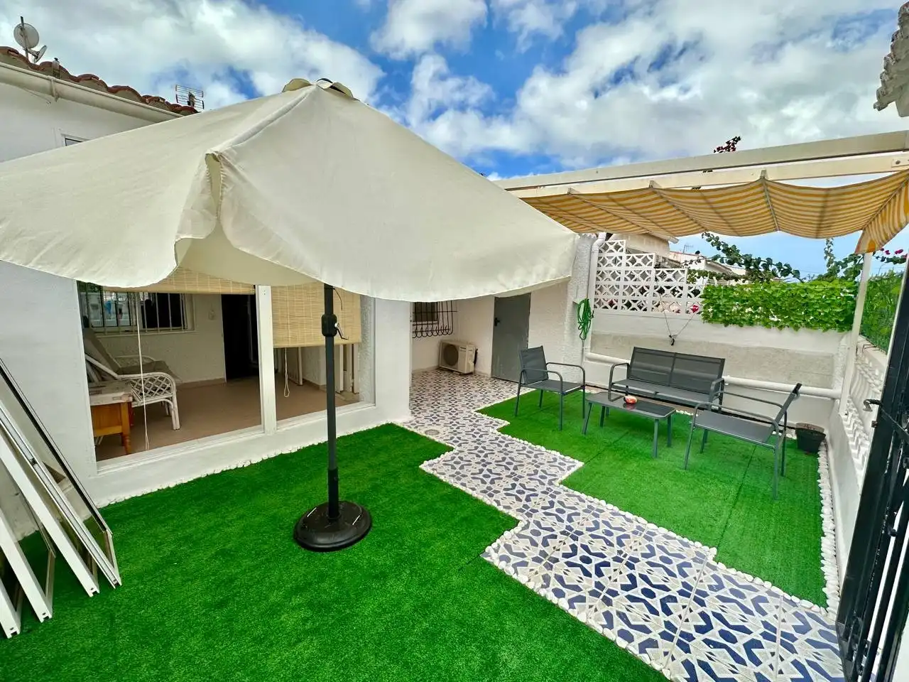 Casa con giardino in affitto a Zona Carrefour - Urbanizaciones, imagen 3