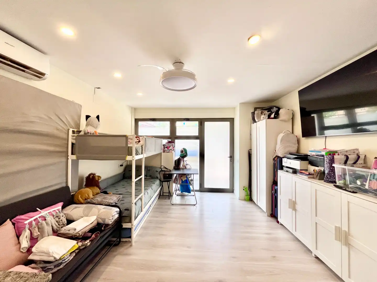 Office for sale in Barcelona  with Air Conditioner