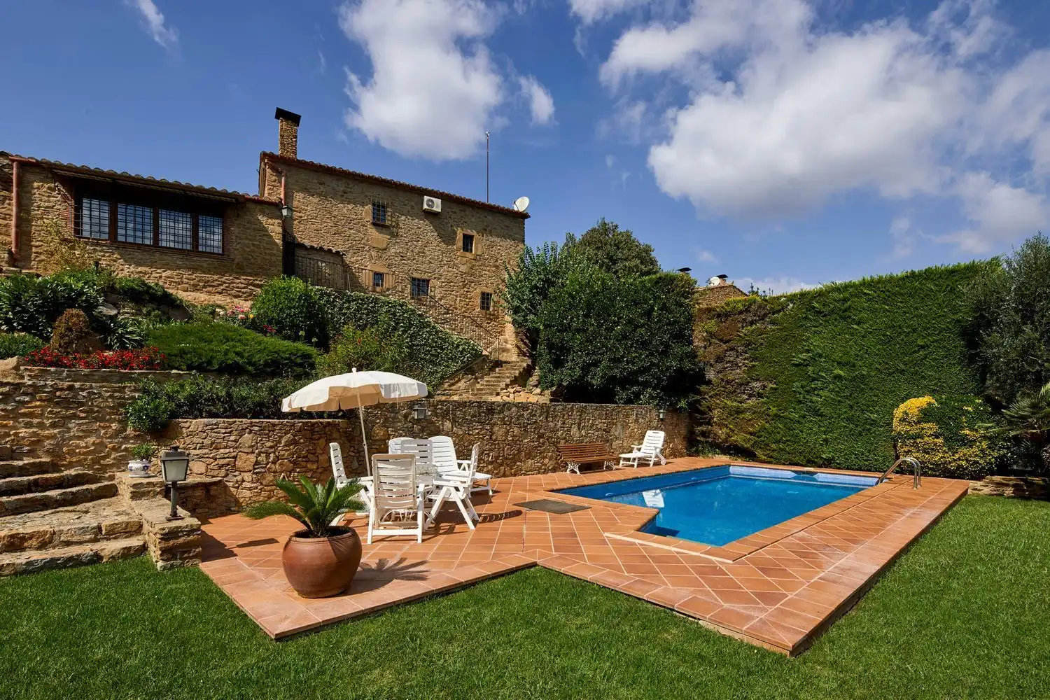 Piscina de Casa o chalet de alquiler en Madremanya con Aire acondicionado, Jardín privado y Terraza