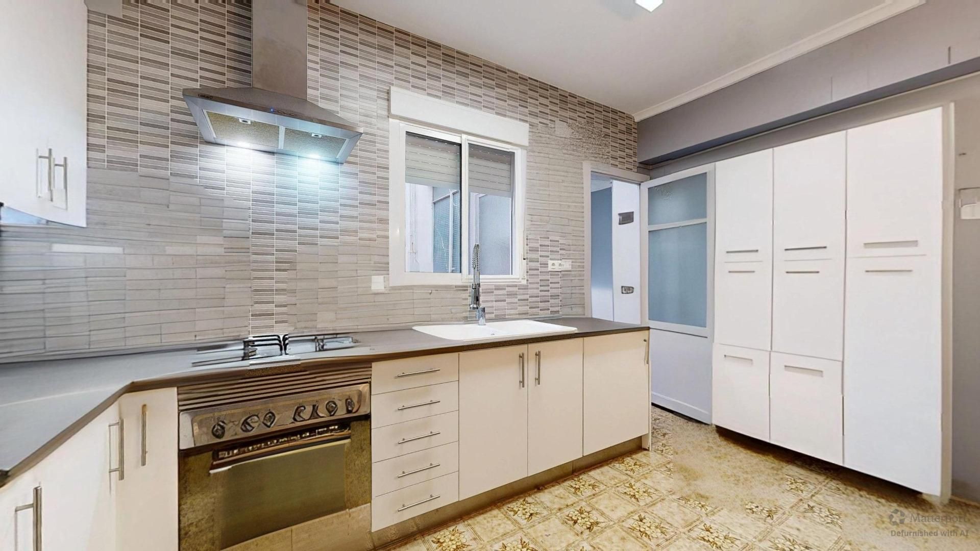 Kitchen of Apartment for sale in Castellón de la Plana / Castelló de la Plana  with Storage room