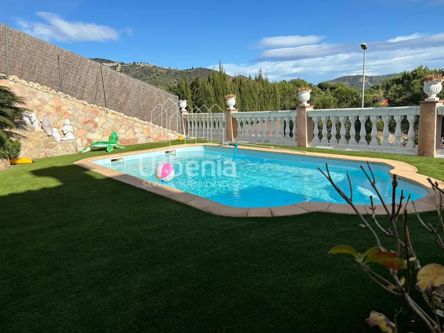 Piscina de Casa o xalet en venda en Calella amb Calefacció i Piscina