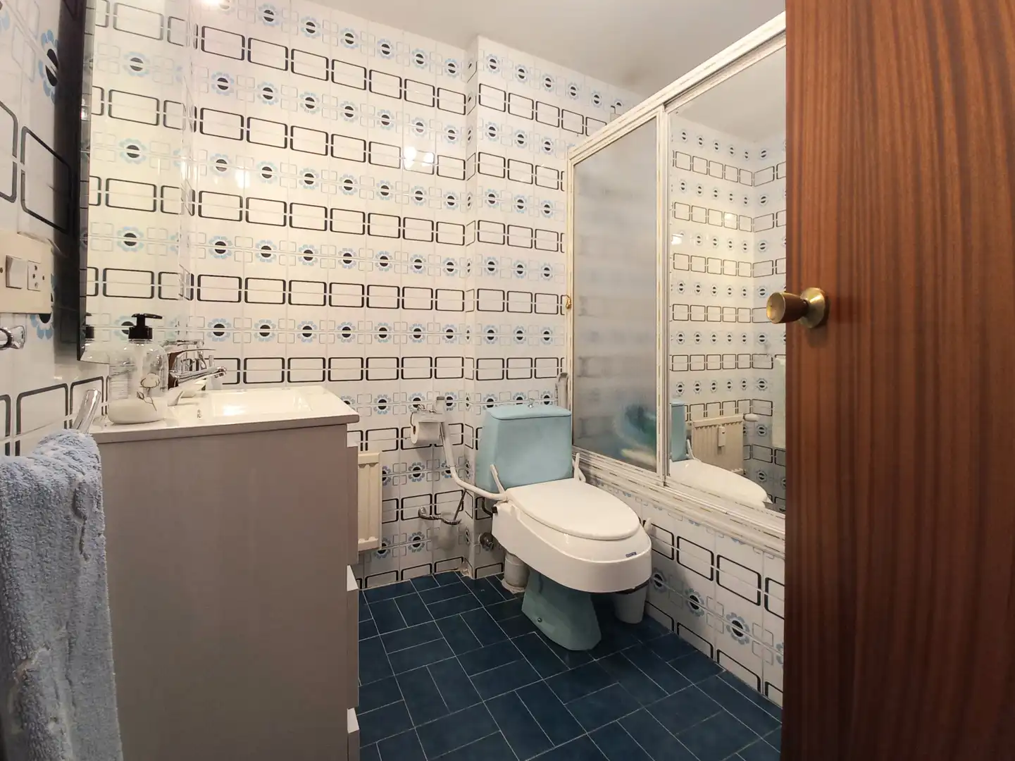 Bathroom of Flat for sale in Burgos  with Heating and Storage room