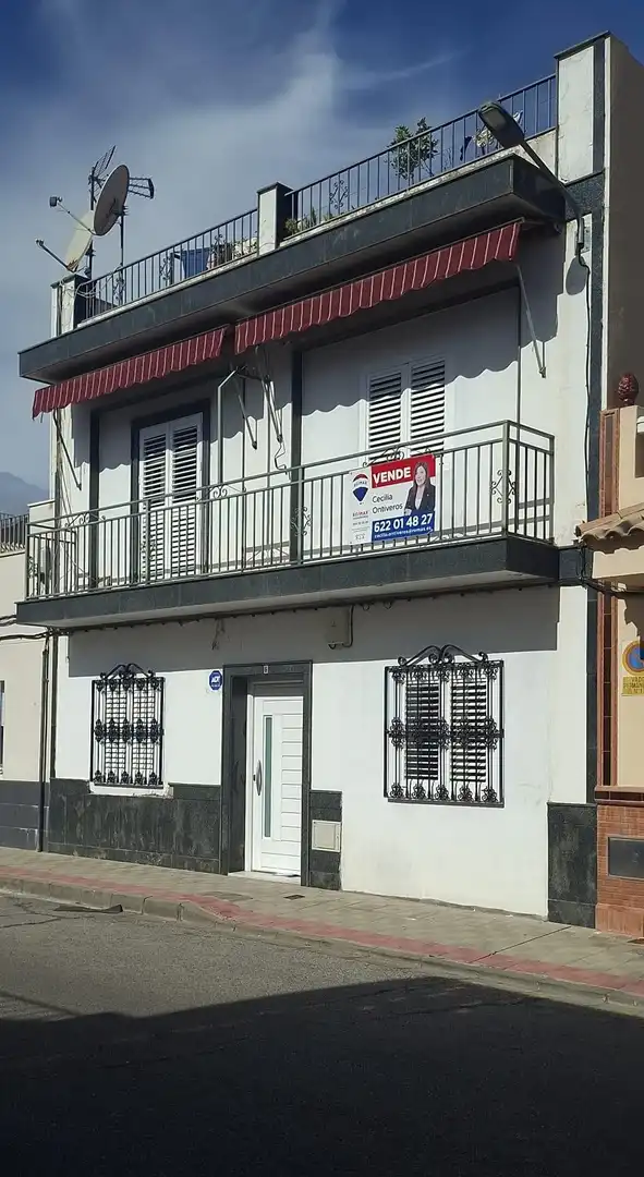Vista exterior de Casa o xalet en venda en Dos Hermanas amb Aire condicionat, Calefacció i Terrassa