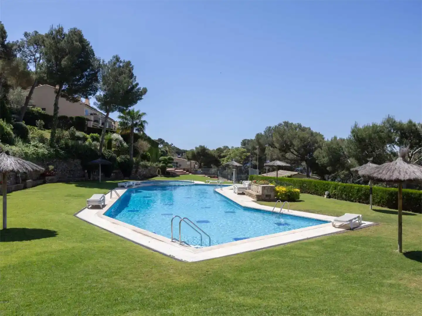 Piscina de Casa adosada en venda en Palafrugell amb Aire condicionat, Jardí privat i Traster