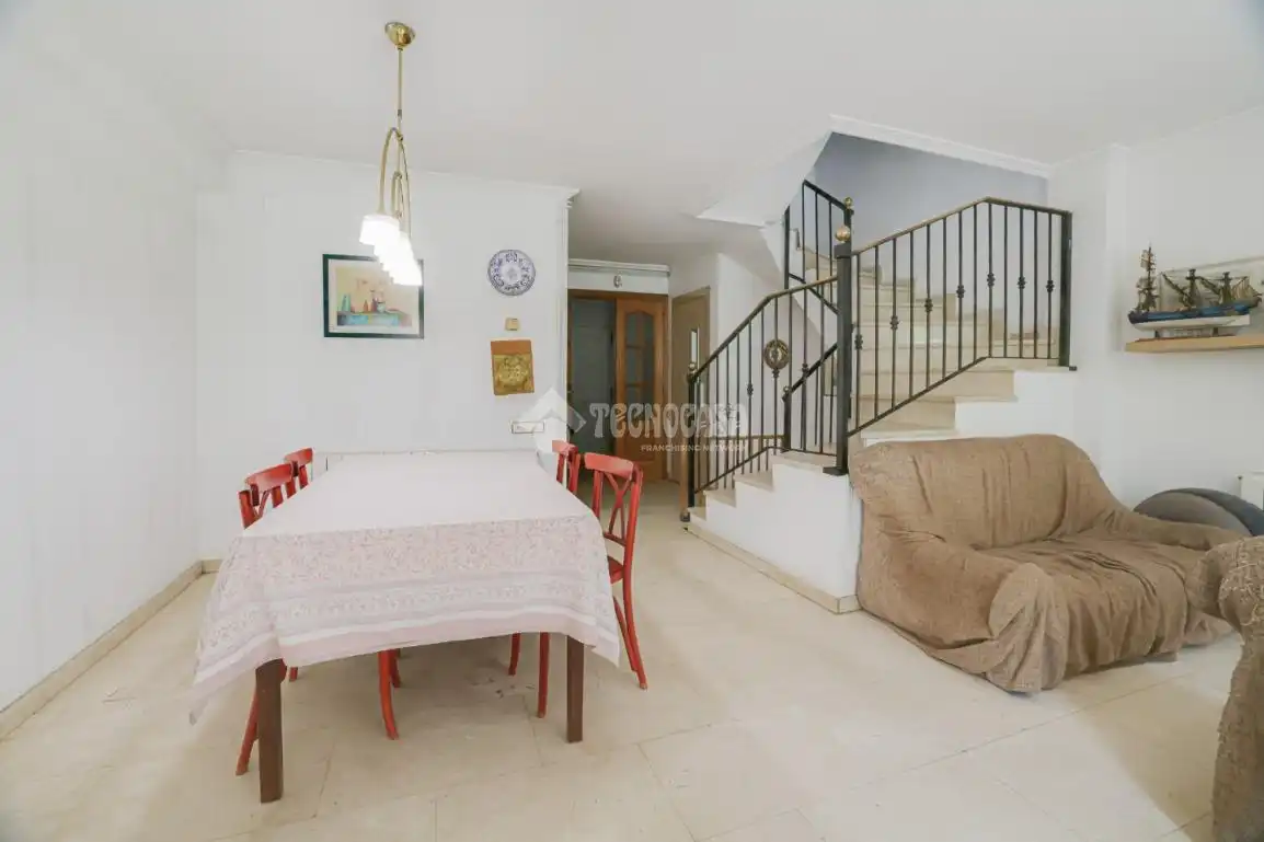 Casa adosada en venta en Rubí con Aire acondicionado, Calefacción y Amueblado