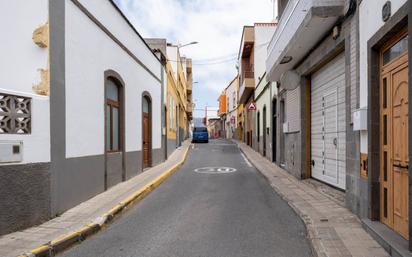 Vista exterior de Pis en venda en Arucas