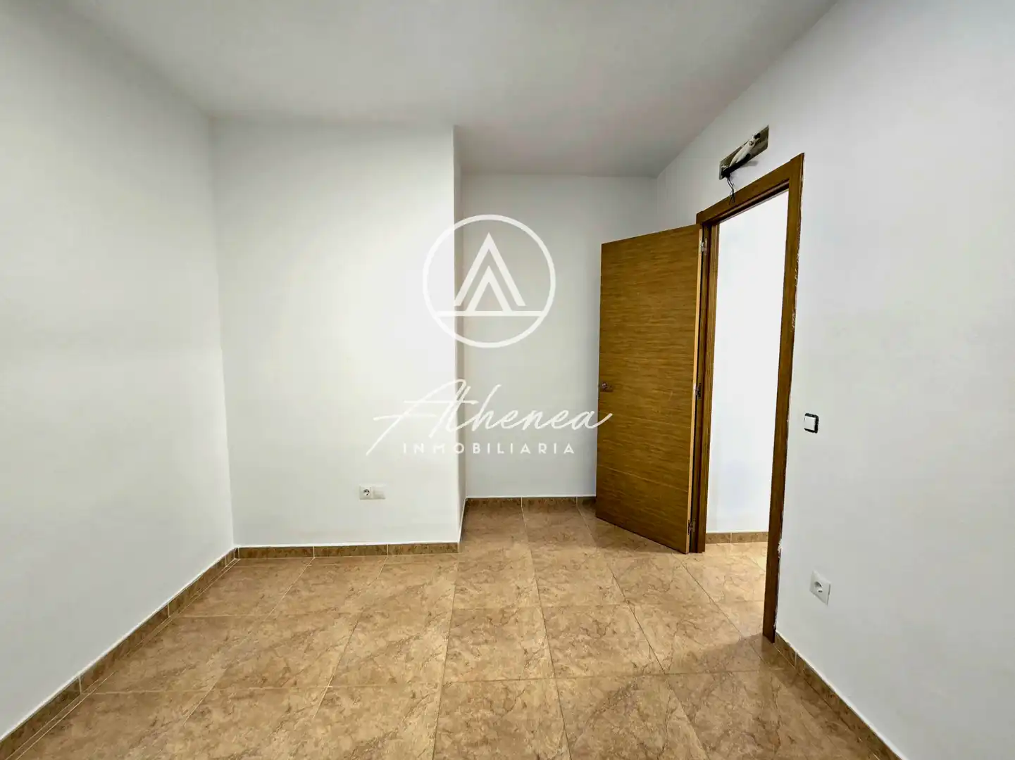 Piso en venta en Roquetas de Mar con Amueblado, Horno y Microondas