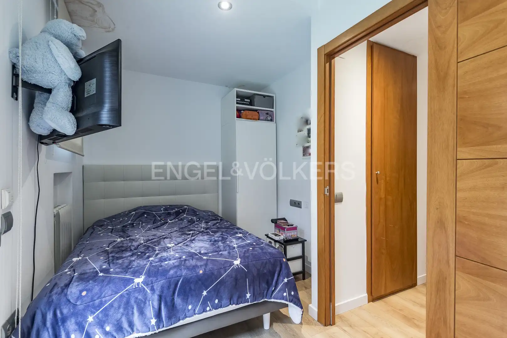 Schlafzimmer von Wohnung zum Verkauf in Barcelona mit Klimaanlage, Heizung und Privatgarten