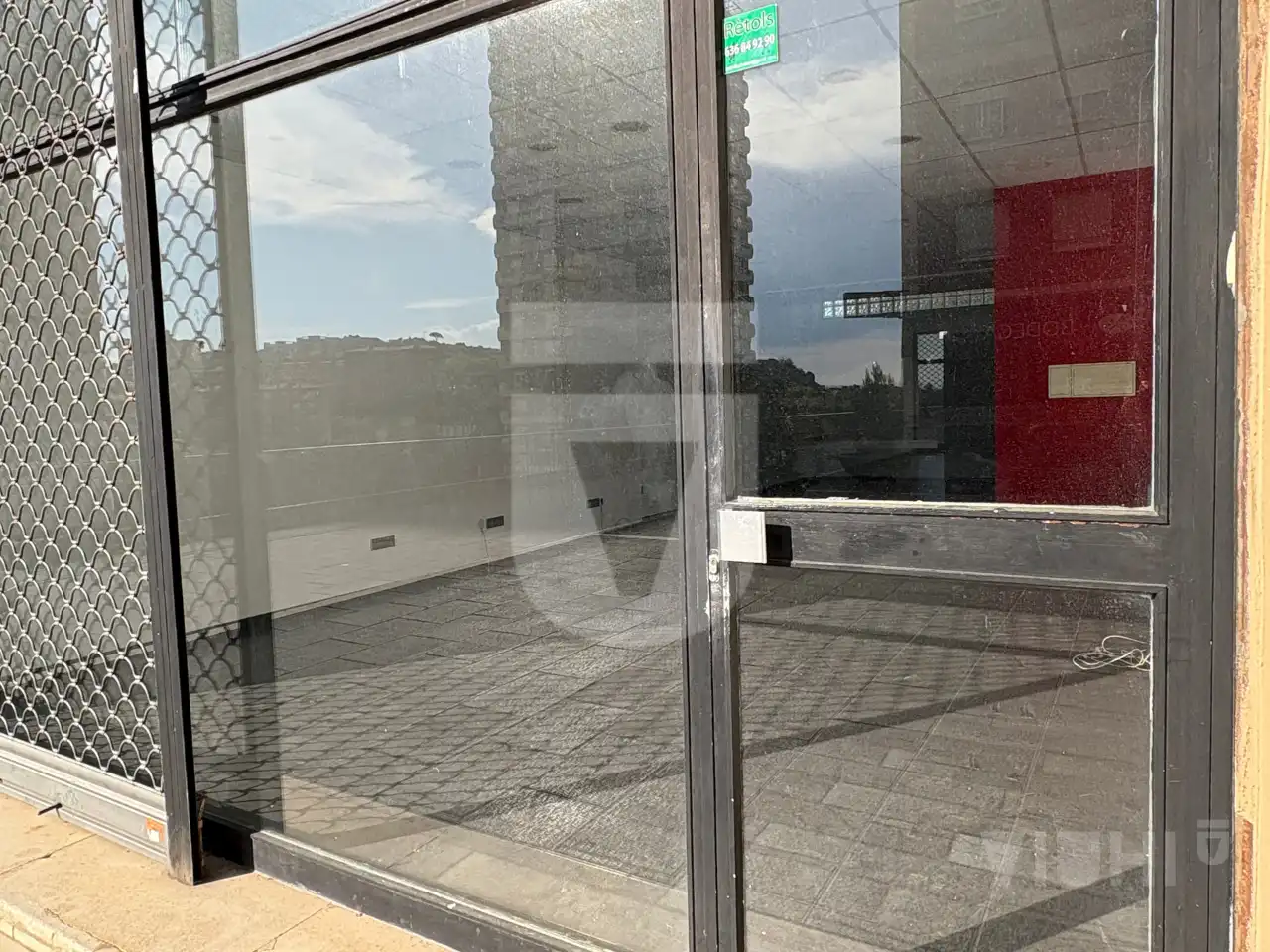 Geschaftsraum zur Miete in Montgat mit Heizung, Parkett und Internet