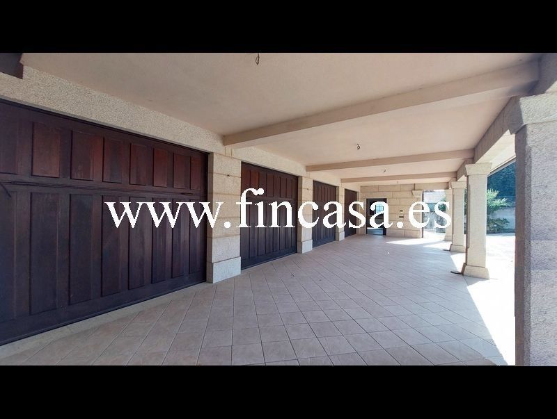 Casa o xalet en venda en Tui amb Calefacció, Jardí privat i Parquet