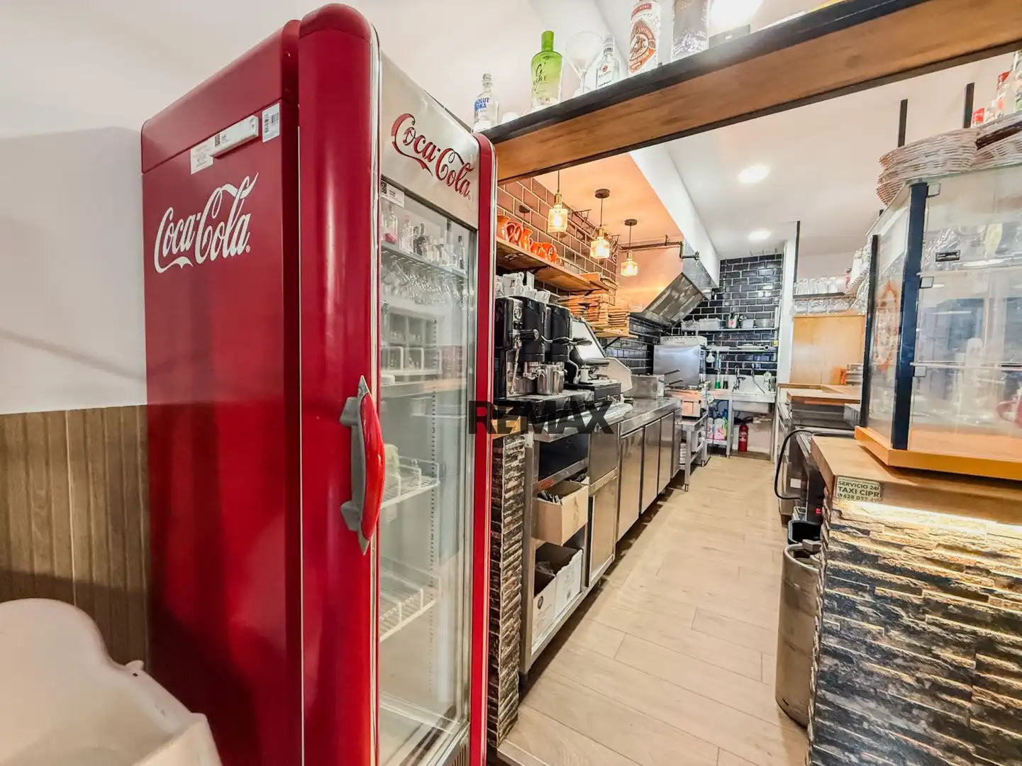 Cuina de Local de lloguer en Empuriabrava amb Aire condicionat i Terrassa