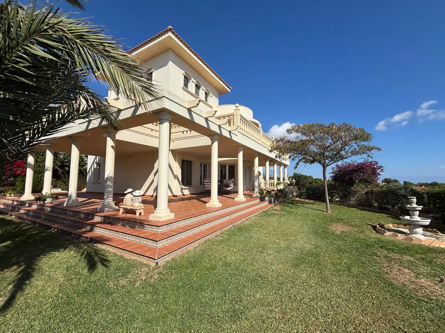 Chalet con piscina en venta en Urbanizaciones, imagen 56