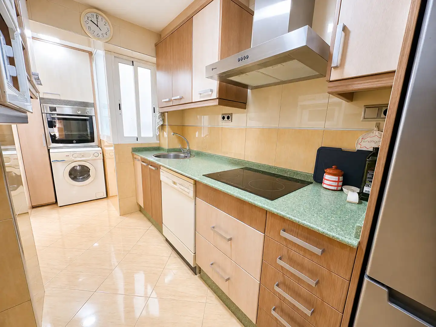 Kitchen of Flat for sale in Valencia  with Air Conditioner, Furnished and Oven