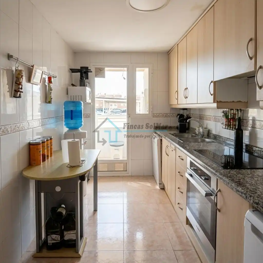 Cocina de Apartamento en venta en Castellón de la Plana / Castelló de la Plana con Aire acondicionado, Calefacción y Trastero